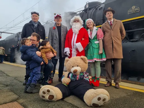 D’Orléans à Bourges à bord du train du Père Noël