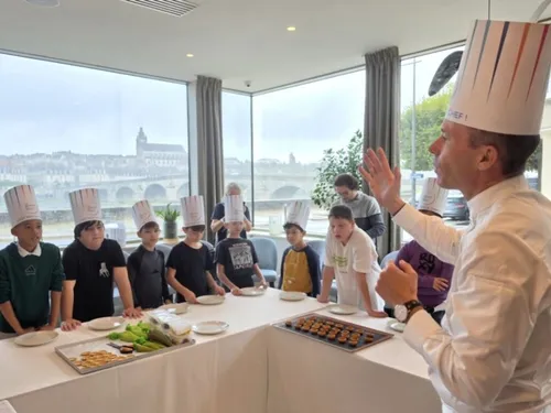À Blois, Christophe Hay met les enfants au défi de goûter autrement