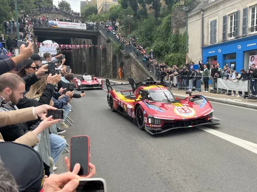 Au Mans, les voitures des 24 Heures ont roulé en centre-ville
