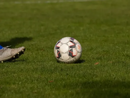 Foot : une joueuse sauvagement agressée, la Ligue condamne