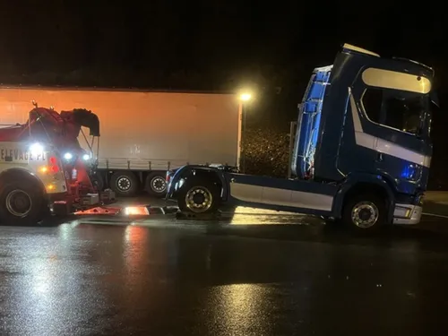 En Mayenne, le chauffeur routier positif aux stups, son camion part...