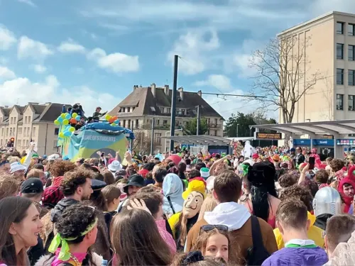 Près de 36 000 participants attendus au carnaval étudiant de Caen,...