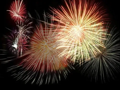 Mer : feu d'artifice maintenu pour célébrer l'anniversaire de la...