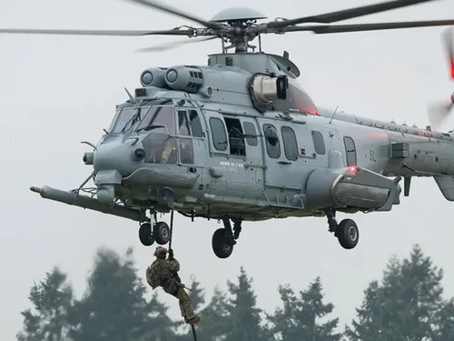Pourquoi autant d'appareils militaires dans le ciel d’Évreux cette...