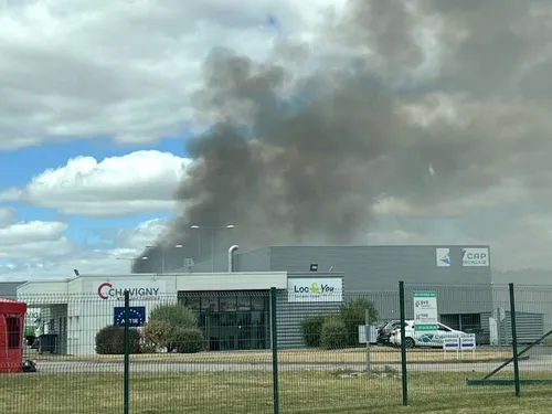 Loir-et-Cher : un spectaculaire incendie de déchets à...