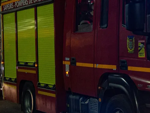 Laigné-en-Belin : la voiture s'embrase, son occupant meurt