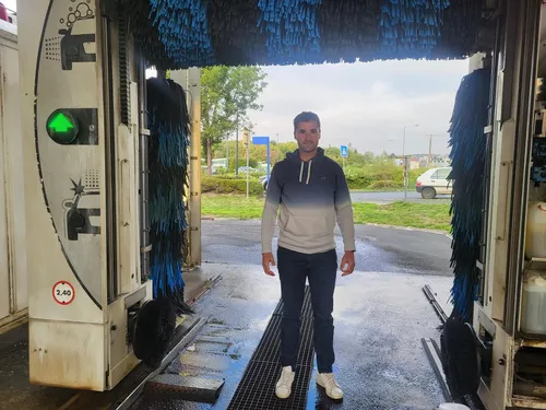 Louvigny : la station de lavage rouvre après un mois d'arrêt forcé...