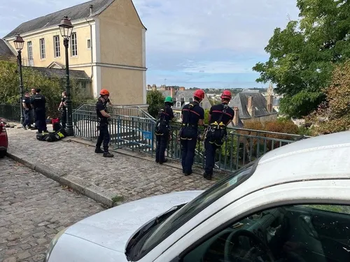 Le Mans : un homme menace de sauter du haut du tunnel des Jacobins