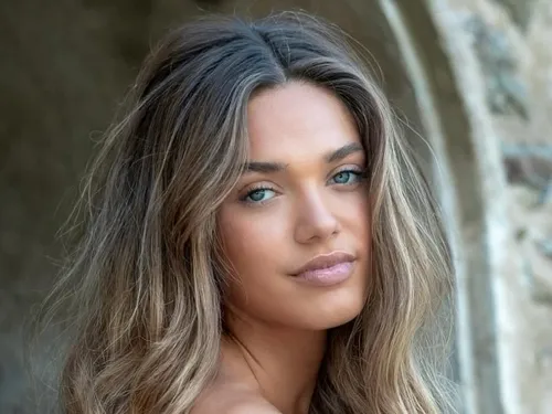 Miss France : Déborah, Miss Roussillon favorite des pronostics ! 