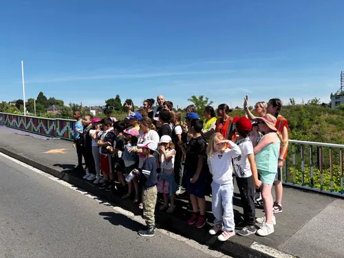 Hautmont - Les habitants ont repeint le pont SNCF