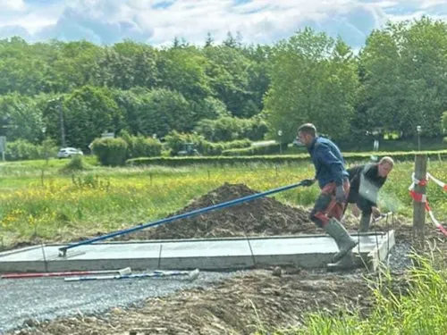 Féron : 3 ans d’abnégation pour enfin « offrir » des abribus aux...