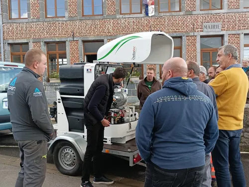 Des communes s'associent pour acheter une désherbeuse 