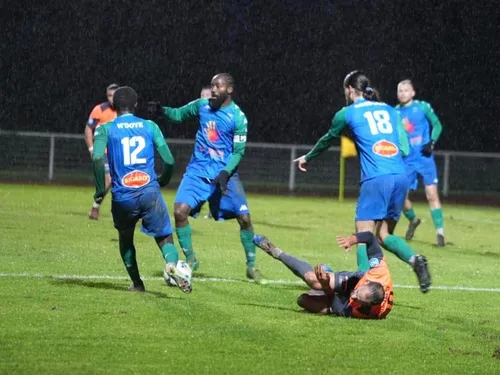 Des matchs de football reportés
