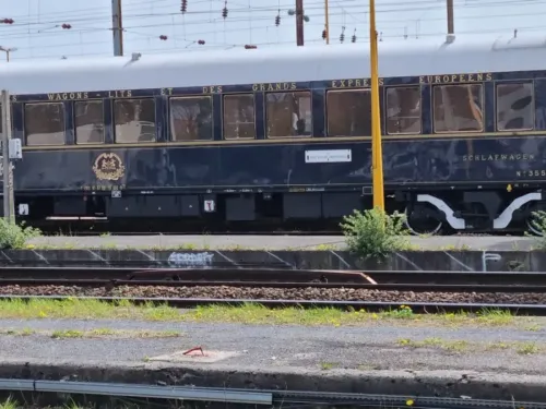 Aulnoye-Aymeries - Nouveau passage du train inspiré de l'Orient...