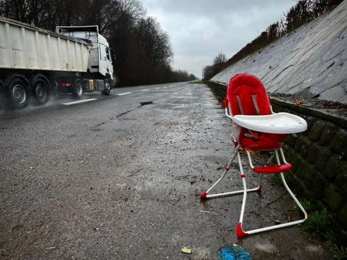 On trouve de tout sur le bord des routes - "Hauts-de-France...