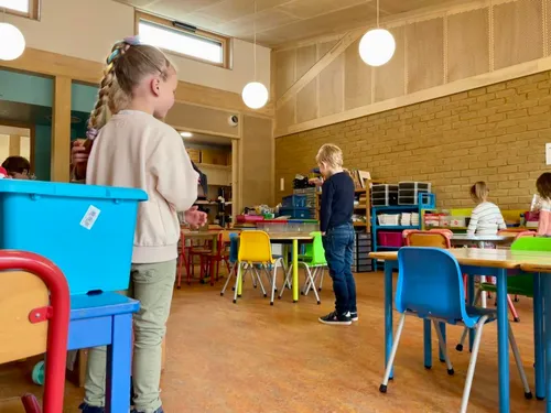 Jour de rentrée dans l'école maternelle biosourcée à Gommegnies hier