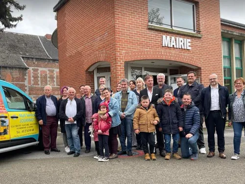 Il circule à Hautmont et "fait la promotion des entreprises du coin"