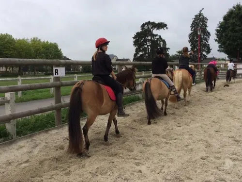 La Capelle : un projet de construction d’un manège à chevaux couvert