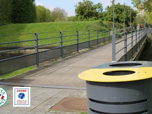 Maubeuge : la fin du déploiement des nouvelles poubelles « double...