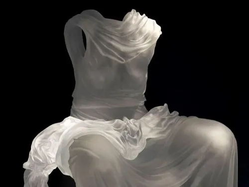 MusVerre - La Robe de Karen Lamonte, partie se refaire une beauté