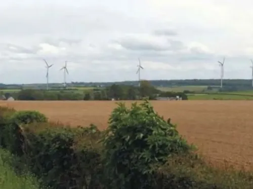 Le parc éolien « La Voie Verte de la Thiérache » fête son 1er...