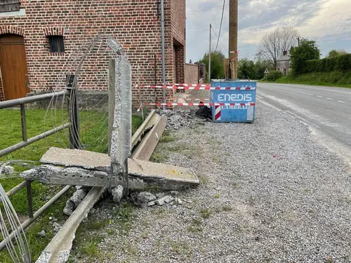 Avesnes-sur-Helpe / Saint-Hilaire : une violente sortie de route 