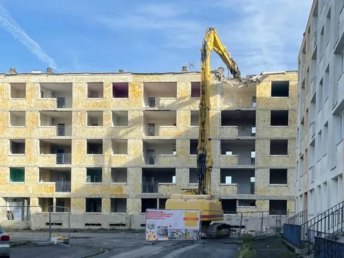 La démolition de l'immeuble Le Louvois a débuté à Maubeuge !