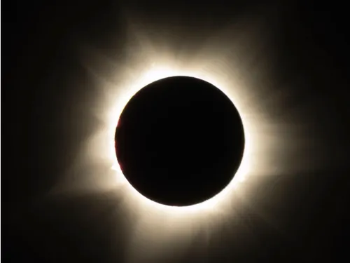 Étoiles filantes et éclipse solaire dans notre ciel d’été 
