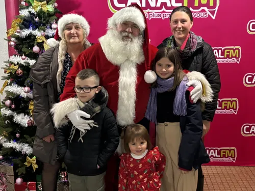 Canal FM : La magie de Noël au pied du sapin