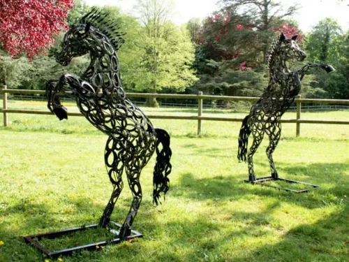 Avesnelles : un cheval cabré dérobé chez Gamm’Vert