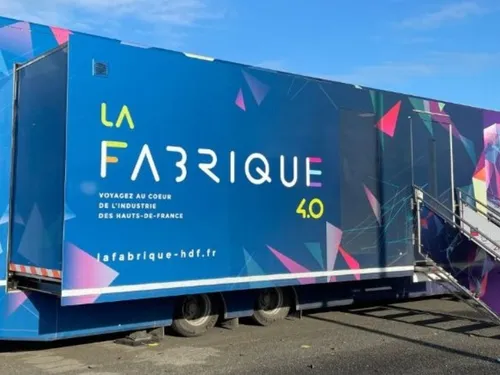 Avesnes-sur-Helpe : escale du camion de la fabrique 4.0 