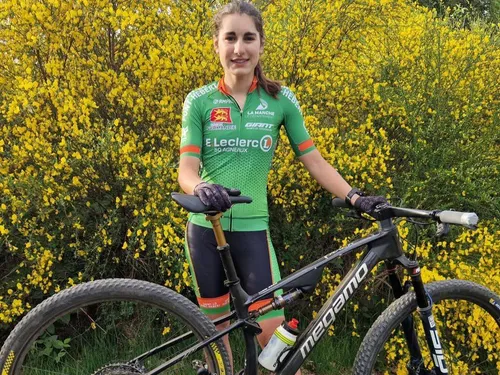 Lucie Adam, 18 ans et déjà au sommet !