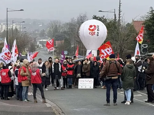 Jeumont : une manif contre les suppressions de postes