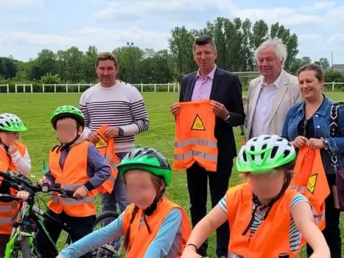 Sud-Avesnois : des gilets haute visibilité pour les écoliers
