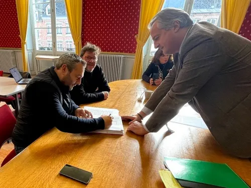 Avesnes-sur-Helpe  : la vente officielle des terrains du Bastion