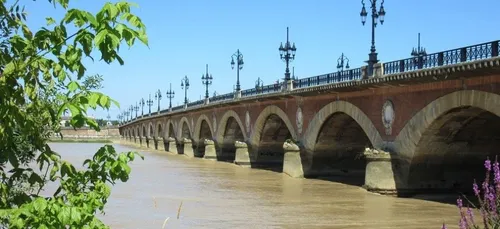 Bordeaux : le trafic du tram encore stoppé pour l'été sur le pont...