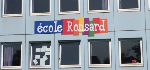 Jeumont - Une nouvelle signalétique pour l'ensemble des écoles...