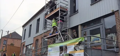 Un chantier d'insertion 100 % féminin à Prisches à la médiathèque