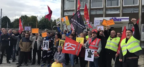 Inauguration de la nouvelle agence Stibus dans un climat tendu