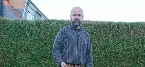 Il sauve son chien de la noyade en sautant dans la Sambre