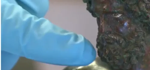 Des statuettes de bronze de Bavay, dans l'accélérateur de...