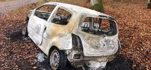 Une Renault Twingo volée à Anor et retrouvée calcinée ce mardi à...