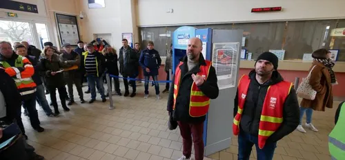 (VIDEO) Grève à la SNCF - Le ton est donné dans l'Arrondissement...