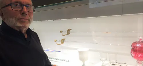 Un souvenir de vacances le ramène au Musée du Verre, un demi-siècle...