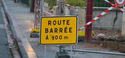 Solre-le-Château, Eccles - Des travaux de réfection de la chaussée...