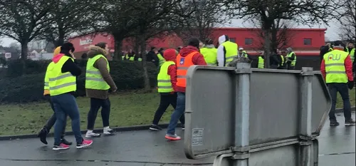 Louvroil - Deux blessés, trois personnes interpellées et des dégâts...