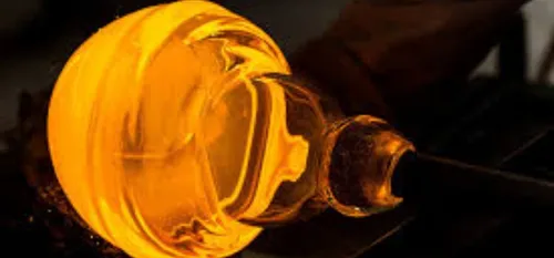 Découvrez la passion du verre au MusVerre