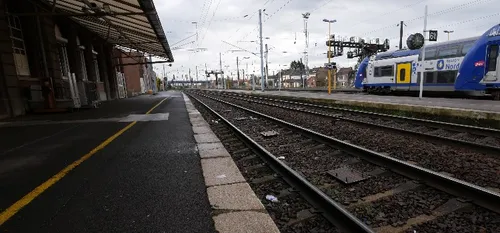 SNCF - Les usagers du trajet Paris-Maubeuge témoignent "On s'est...