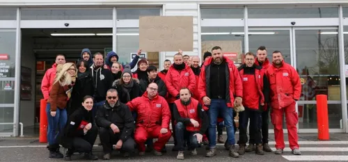Maubeuge - Les salariés de Bricot Dépôt ont été en grève vendredi...