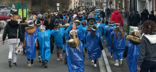 Aulnoye-Aymeries - Une marée bleue pour le carnaval des enfants